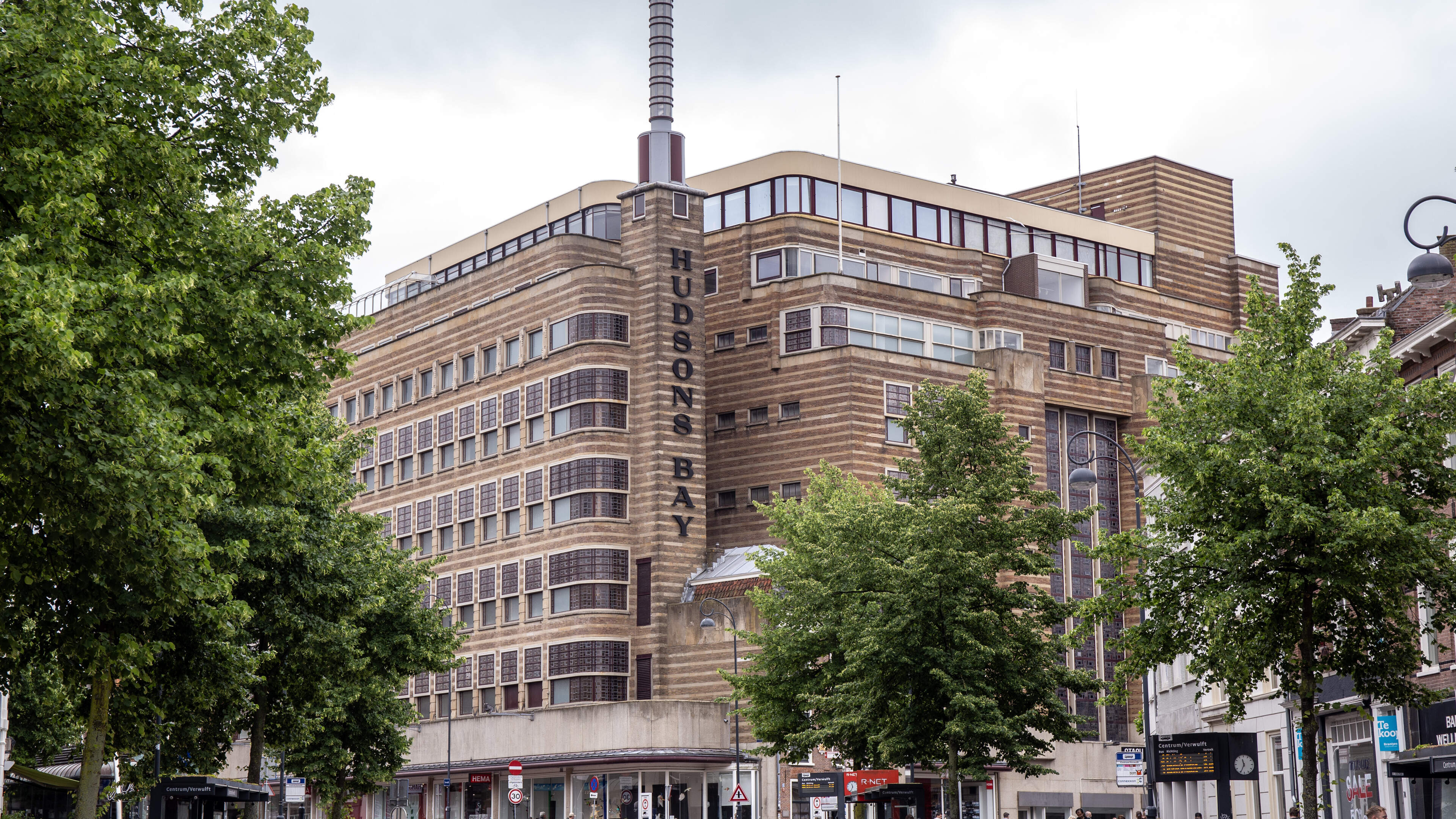 Future of former V&D building suddenly uncertain: developer reconsidering housing and scraps restaurant plans