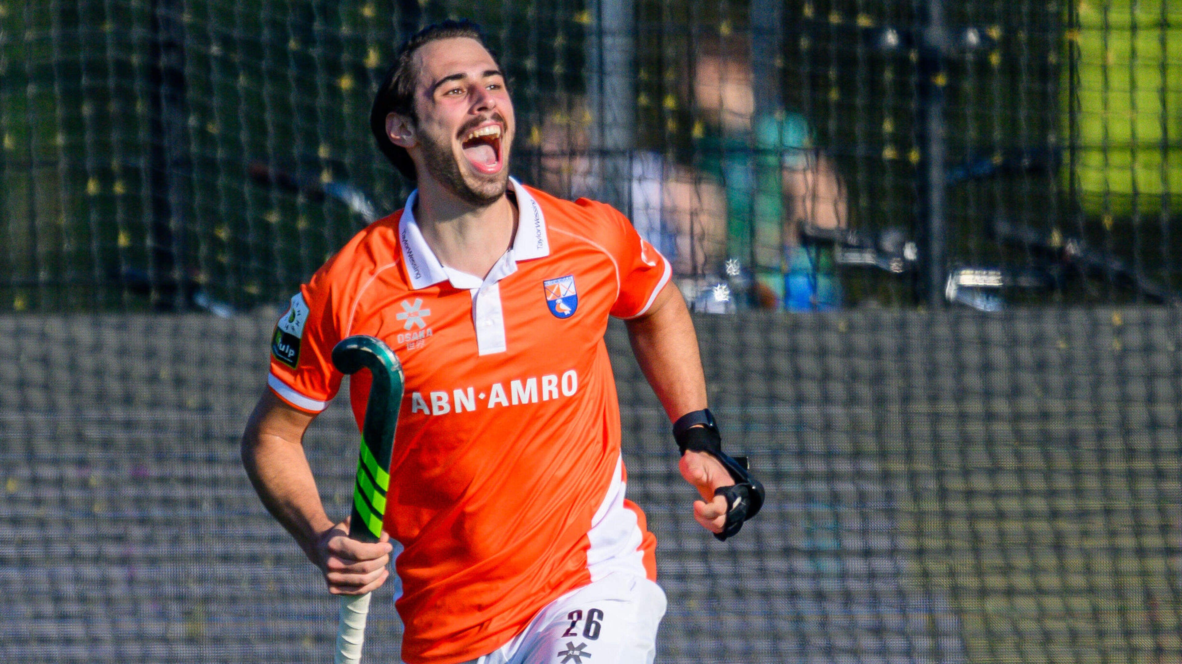 Bloemendaal men hope for a miracle at season's end, women have work to do