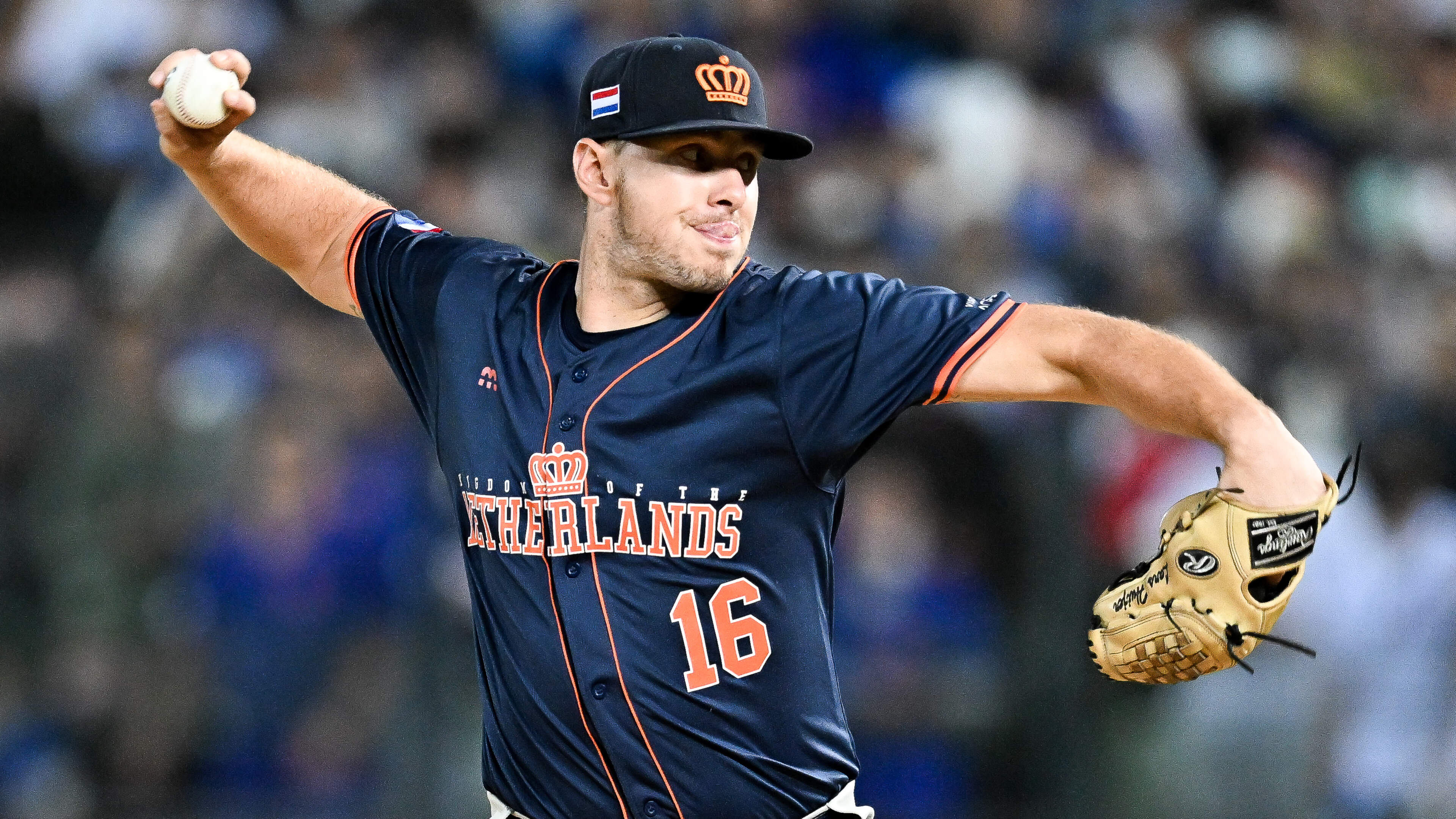 Part-time car dealer Lars Huijer (32) plays among millionaires at World Baseball Classic: ‘It doesn’t matter how much you earn’