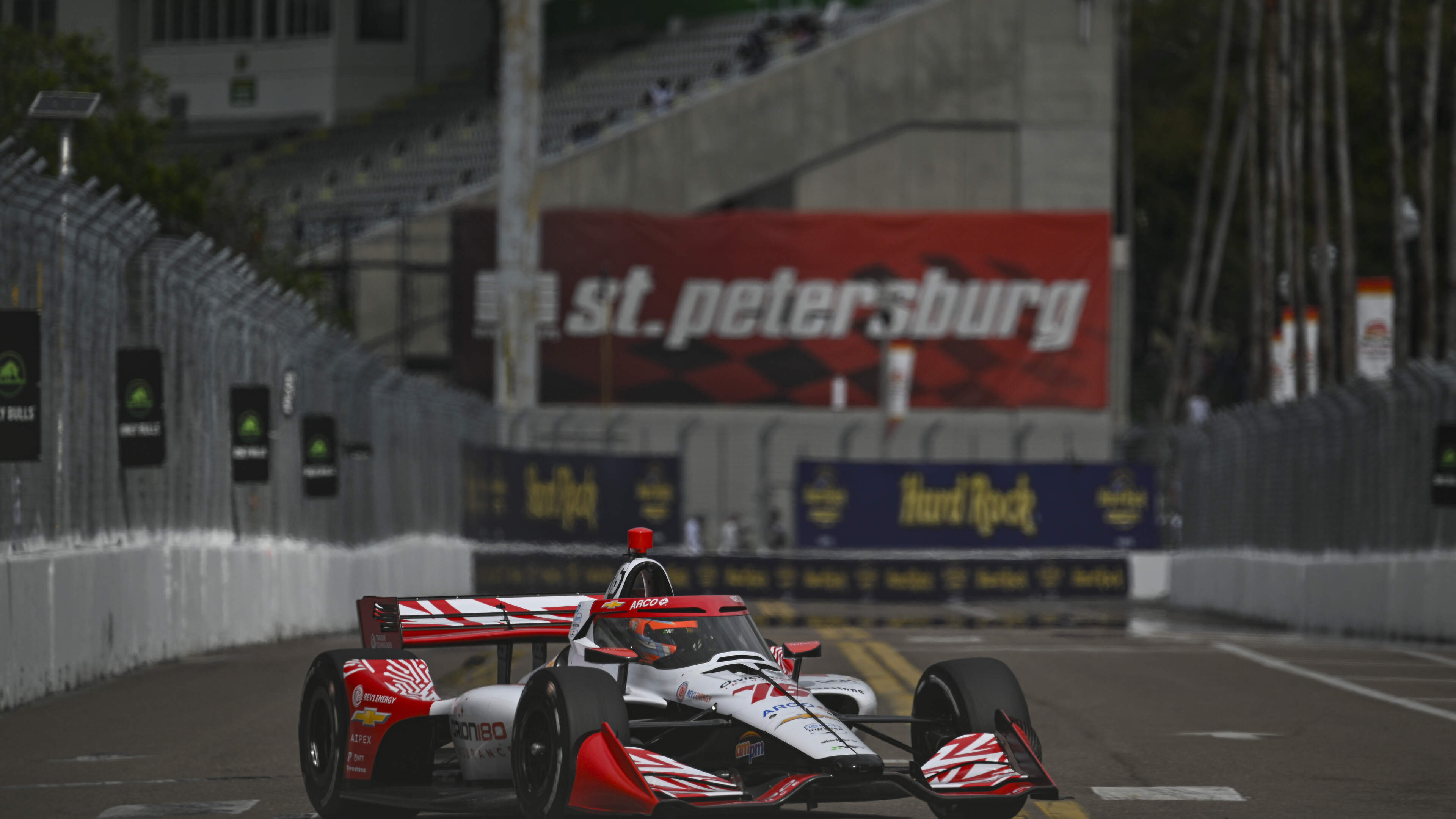 Rinus ‘VeeKay’ van Kalmthout moves up ten places in season opener