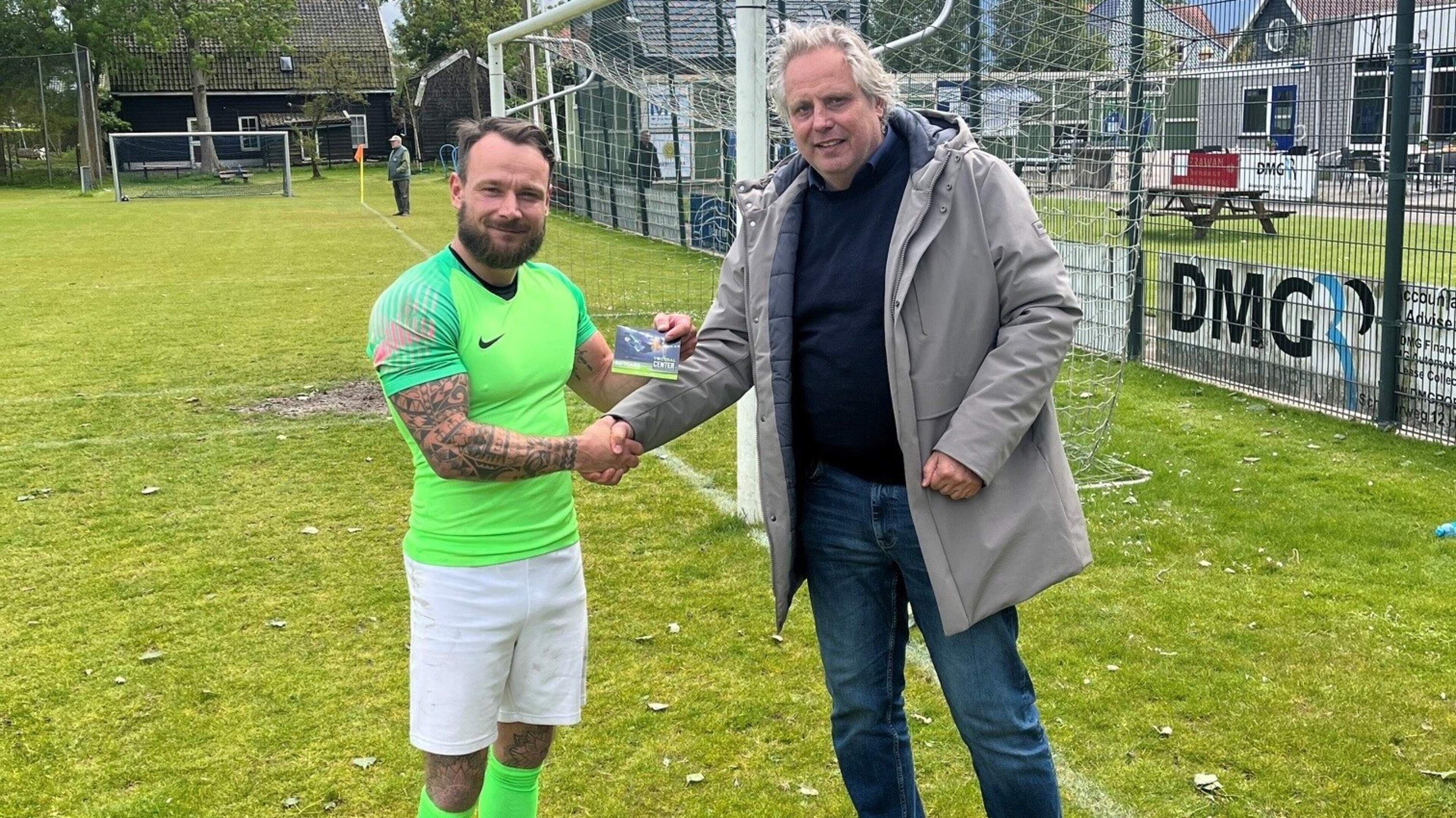 Normally his brother Vincent is in goal, but Thijs Hofman saves United/Davo in key match